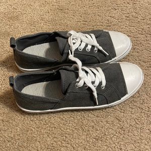 Womens boat shoes with laces